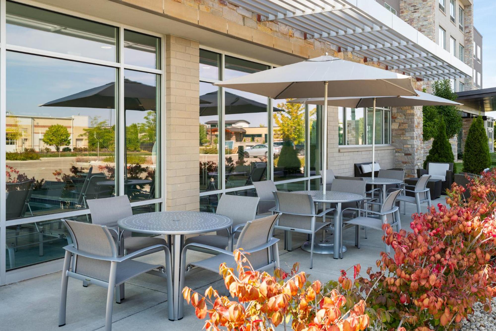 Holiday Inn Express & Suites - Madison West - Middleton By Ihg Exterior photo